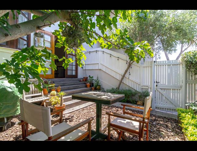 1.5 BEDROOM APARTMENT FOR SALE IN ORANJEZICHT
